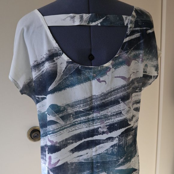 Lush Top - Picture 9 of 10